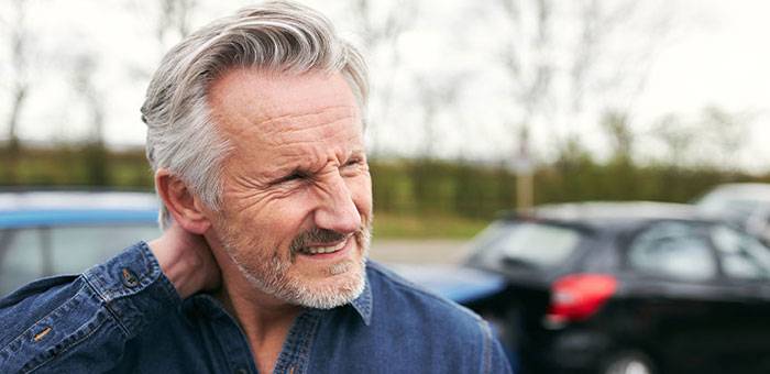 patient receiving auto accident injury chiropractic in Ontario