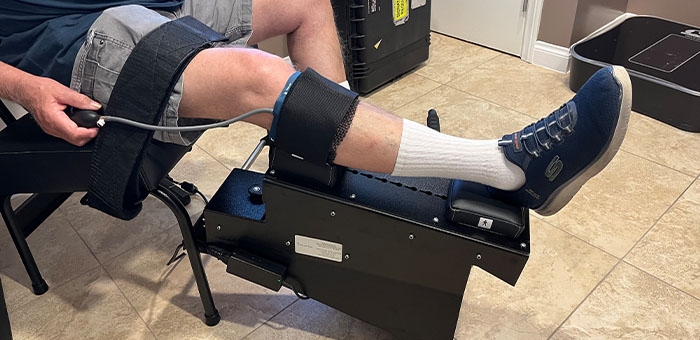 patient receiving knee decompression in Ontario