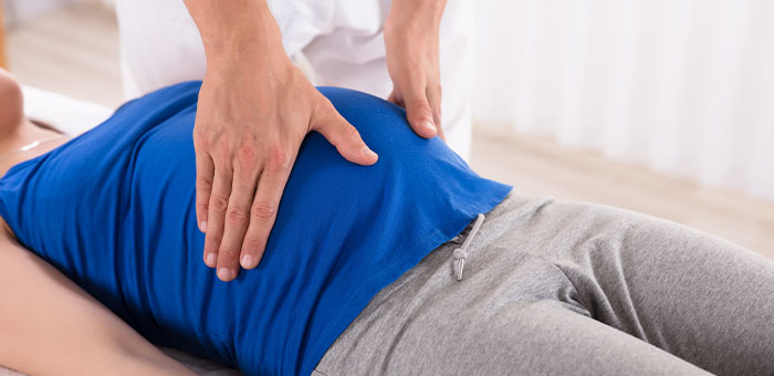 patient receiving prenatal chiropractor in Ontario