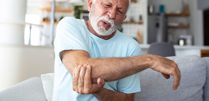 patient needing bursitis treatment in Ontario