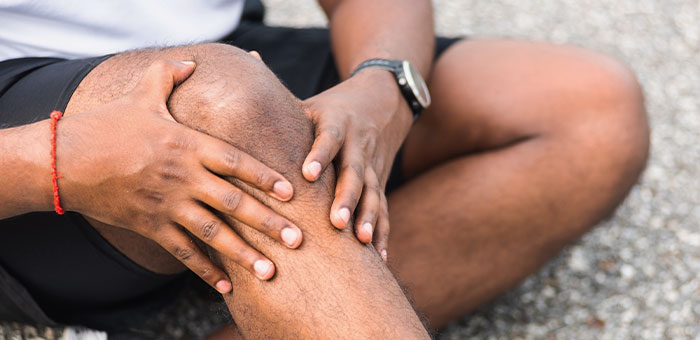 patient needing jumper's knee treatment in Ontario